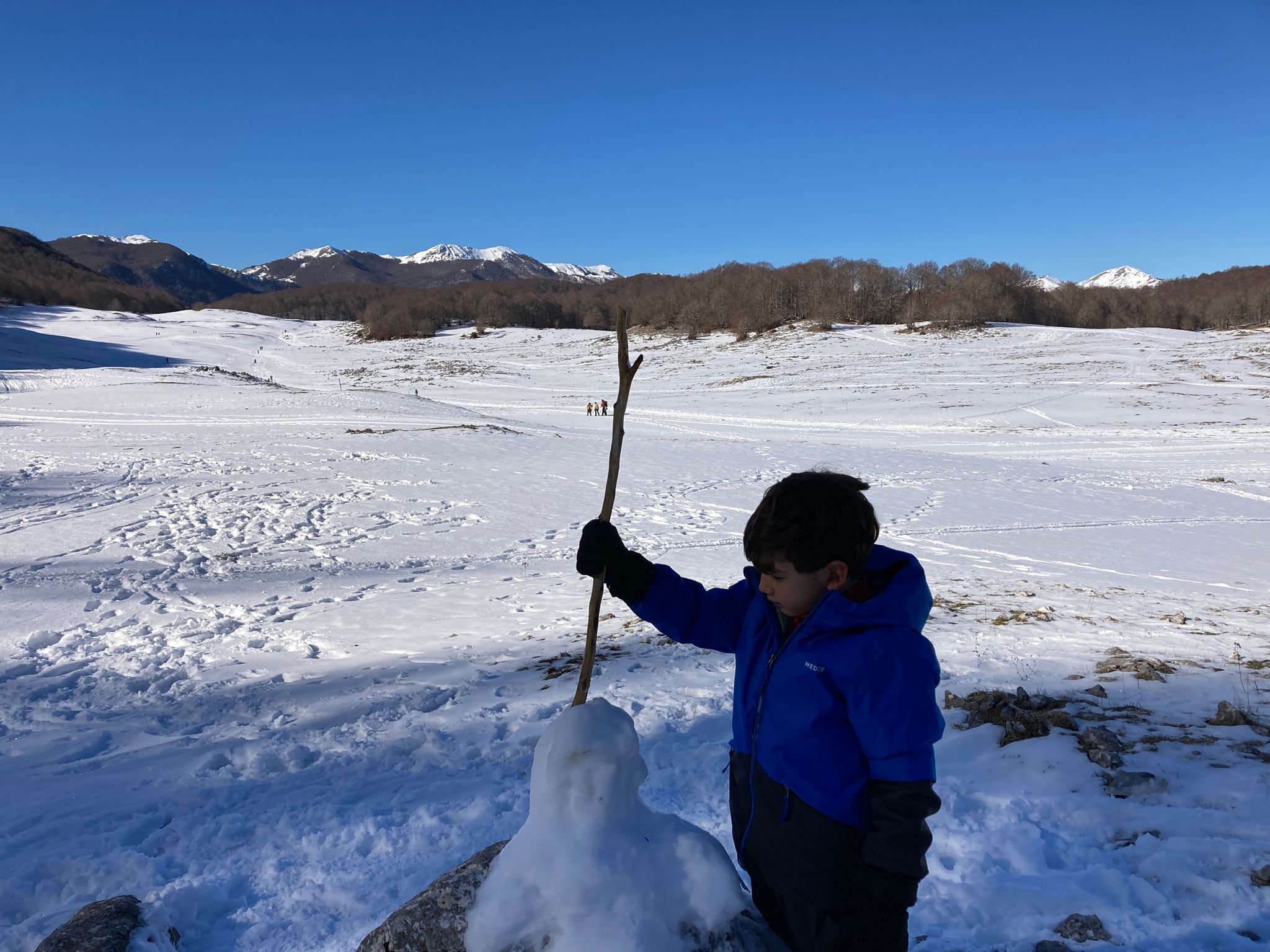 montagna vicino roma neve pescasseroli abruzzo bambini