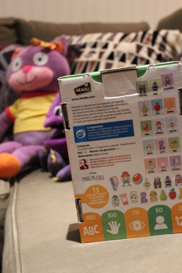 Diana e la scatola delle baby flash card Montessory, gioco per bambini da 1 a 3 anni per imparare le parole. Headu
