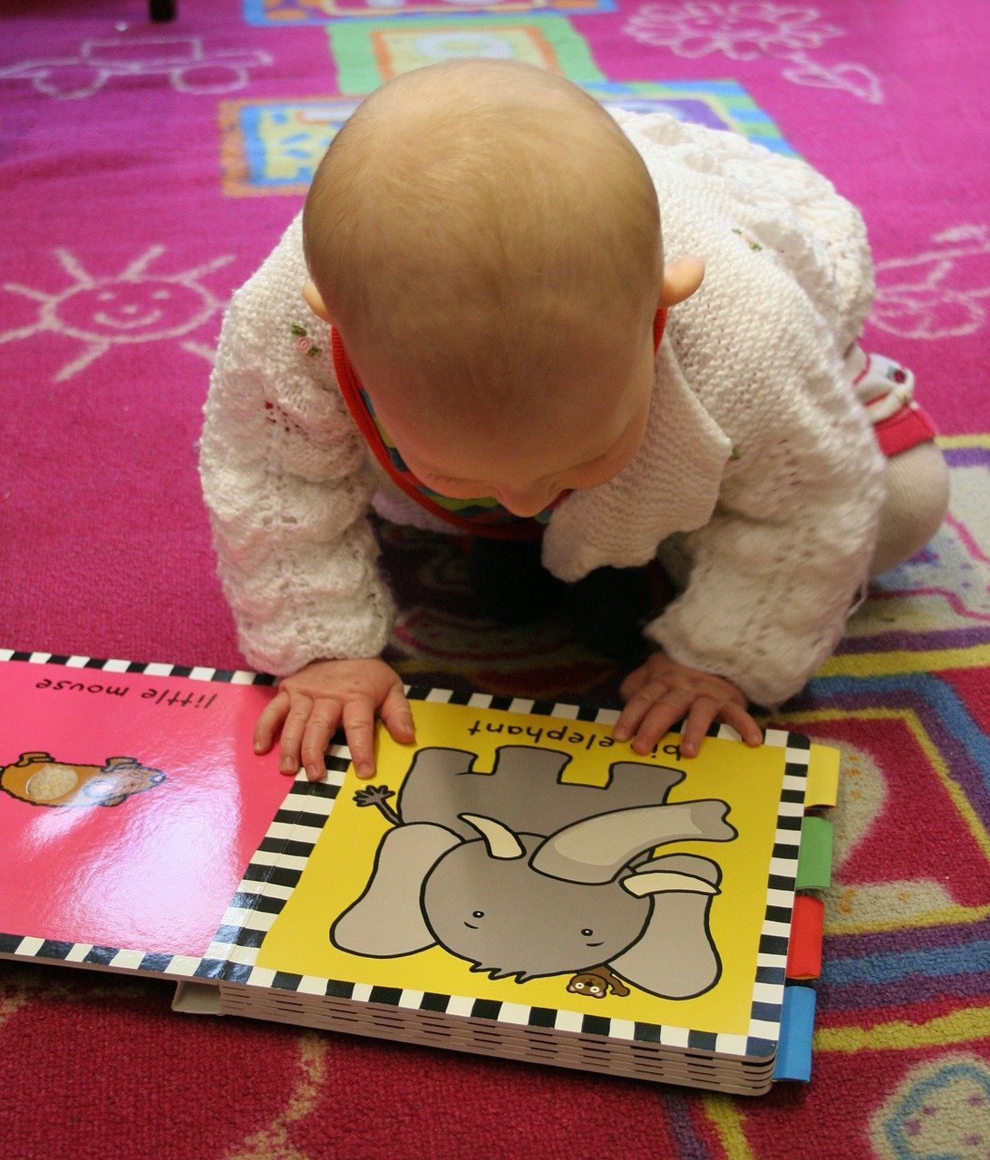 leggere ai neonati da che eta fa bene benefici cosa capiscono 2