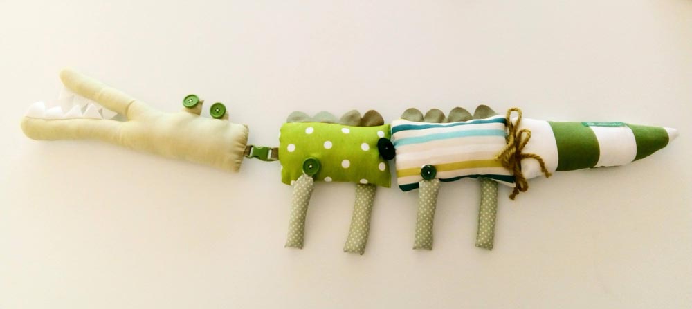 giocattoli fatti a manon artigianali per neonati e bambini